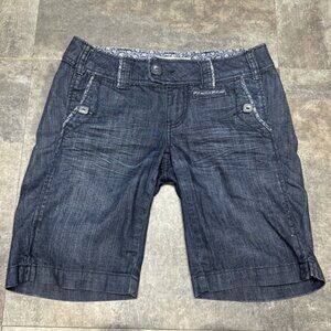 Women's Size 3 Bermuda Shorts Dark Wash Blue Denim Button‎ Accent 28in Waist